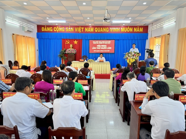 Hội nghị Ban Chấp hành Đảng bộ huyện Mỹ Tú lần thứ 15