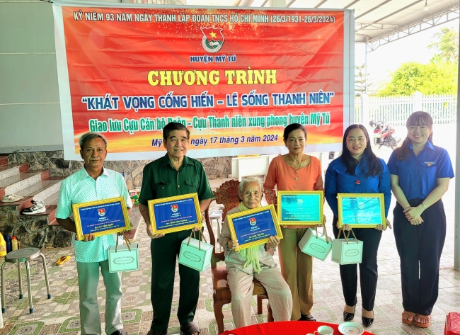 MỸ TÚ: TỔ CHỨC CHƯƠNG TRÌNH "KHÁT VỌNG CỐNG HIẾN - LẼ SỐNG THANH NIÊN" NĂM 2024