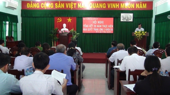 Mỹ Tú: Tổng kết 20 năm thực hiện Nghị quyết Trung ương 3 (khóa VIII) về chiến lược cán bộ thời kỳ đẩy mạnh công nghiệp hóa, hiện đại hóa đất nước