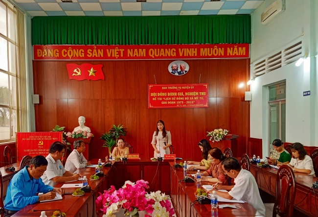 Cuộc họp hội đồng khoa học đánh giá, nghiệm thu kết quả Đề tài lịch sử Đảng bộ xã Mỹ Tú, giai đoạn 1975 – 2015