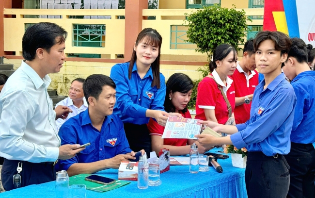 Lễ phát động Hưởng ứng ngày chuyển đổi số Quốc gia và Ngày Chuyển đổi số tỉnh Sóc Trăng năm 2024