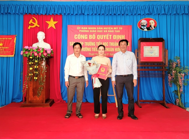 Công bố Quyết định sáp nhập Trường tiểu học Thuận Hưng B vào Trường Tiểu học Thuận Hưng C