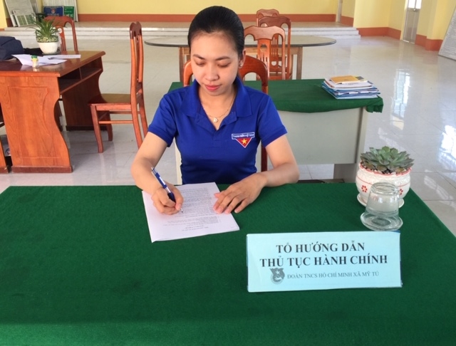Nữ cán bộ đoàn nhiệt tình, năng động, chung tay phòng chống dịch bệnh